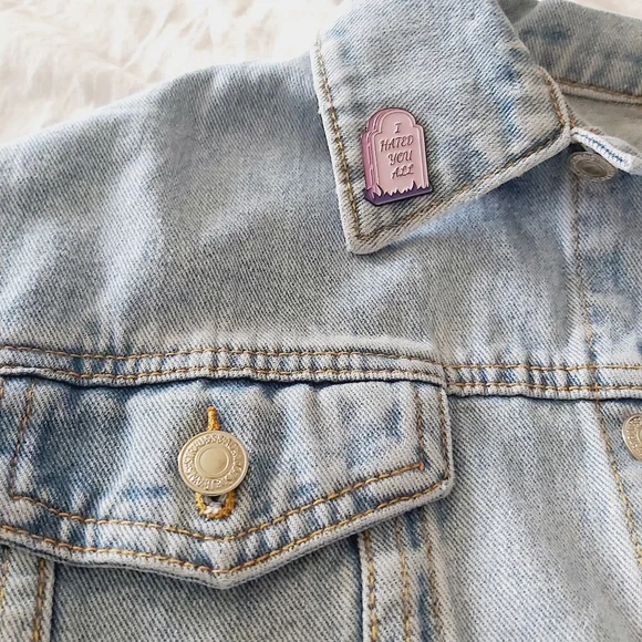 ⭐Funny Tombstone Pin - Picture 5 of 5